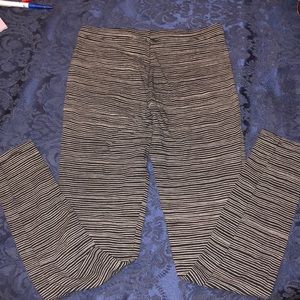 Black and white stripped kids leggings